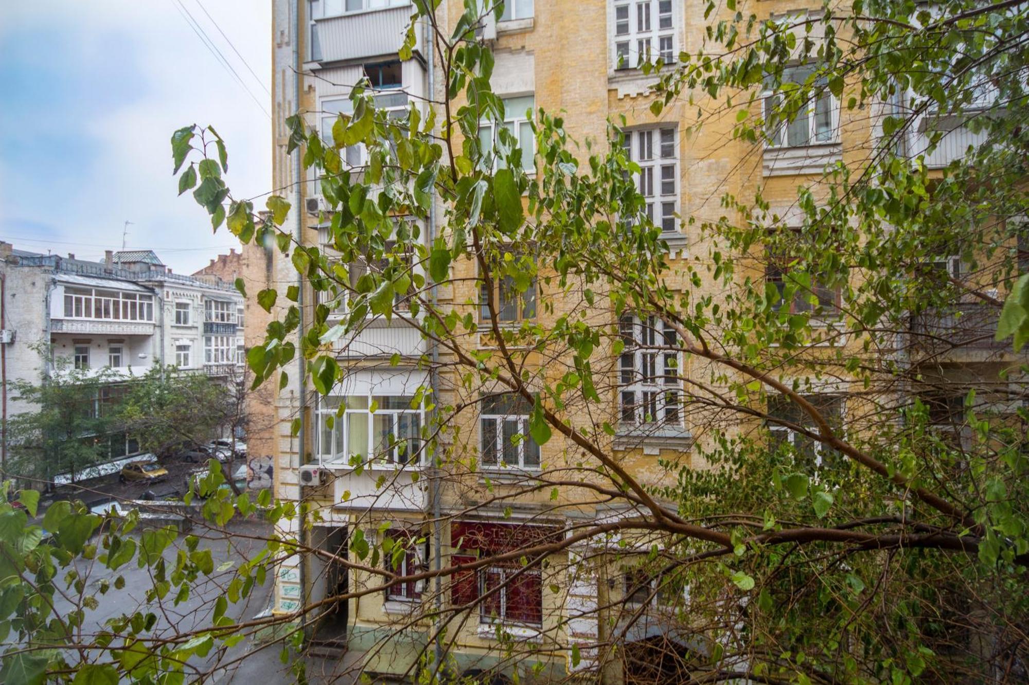 Apartments On Antonovycha Kiev Chambre photo